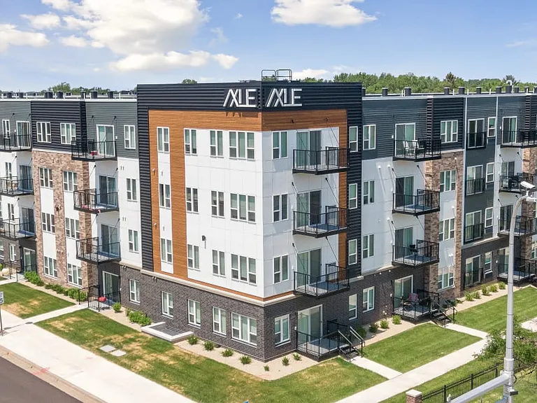 Axle Apartments — Photo 20