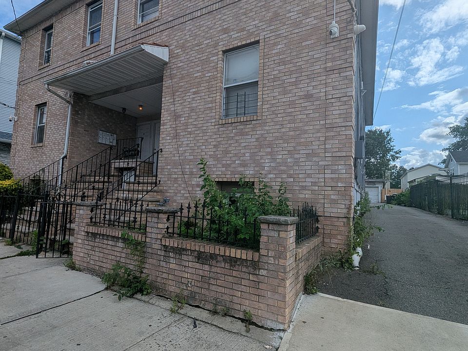 1st image of 1114 Magnolia Ave #3A