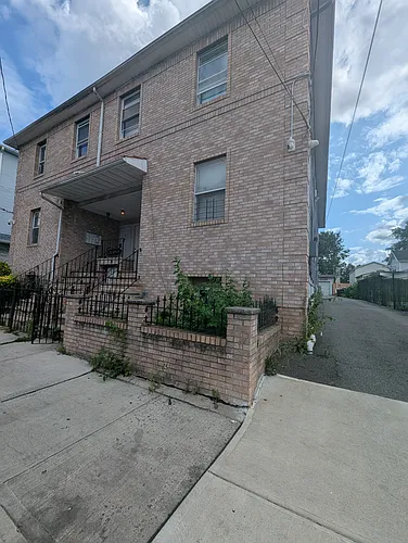 1114 Magnolia Ave Photo 1
