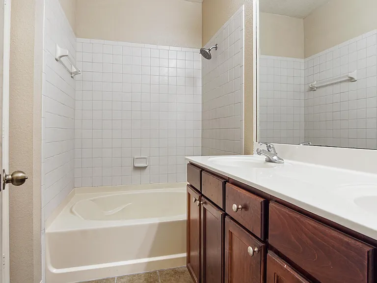 1602 Baldwin Rowe Cir #1602 — Photo 31