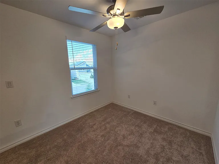 2913 Saint Regis Dr — Photo 15