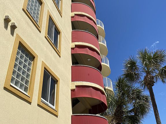 3rd image of 670 Santa Rosa Blvd Unit 203