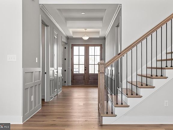 3rd image of 245 Clara Ln