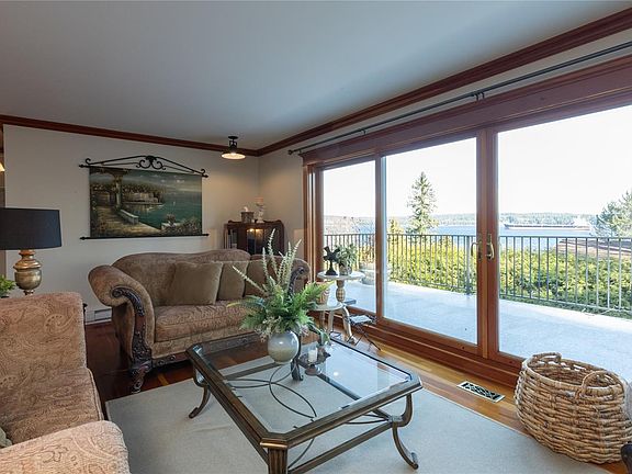 5th image of 395 Chemainus Rd