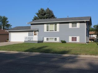 1508 6th Ave NE, Jamestown, ND 58401