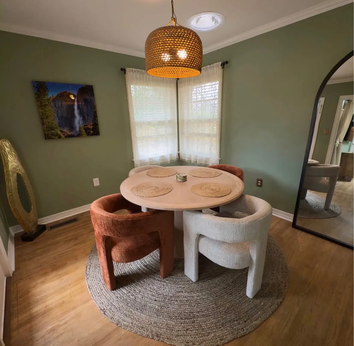 2 bed, 1550 sqft, $2,700 — Photo 4