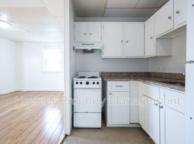 87 Myrtle St, New Bedford, MA