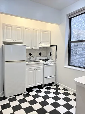 Rented by CitySites Real Estate Group | media 11