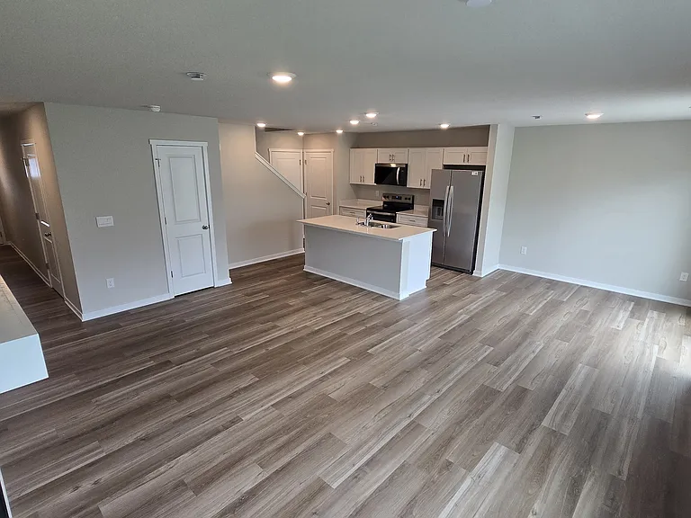 523 Kinley Dr #1 — Photo 9