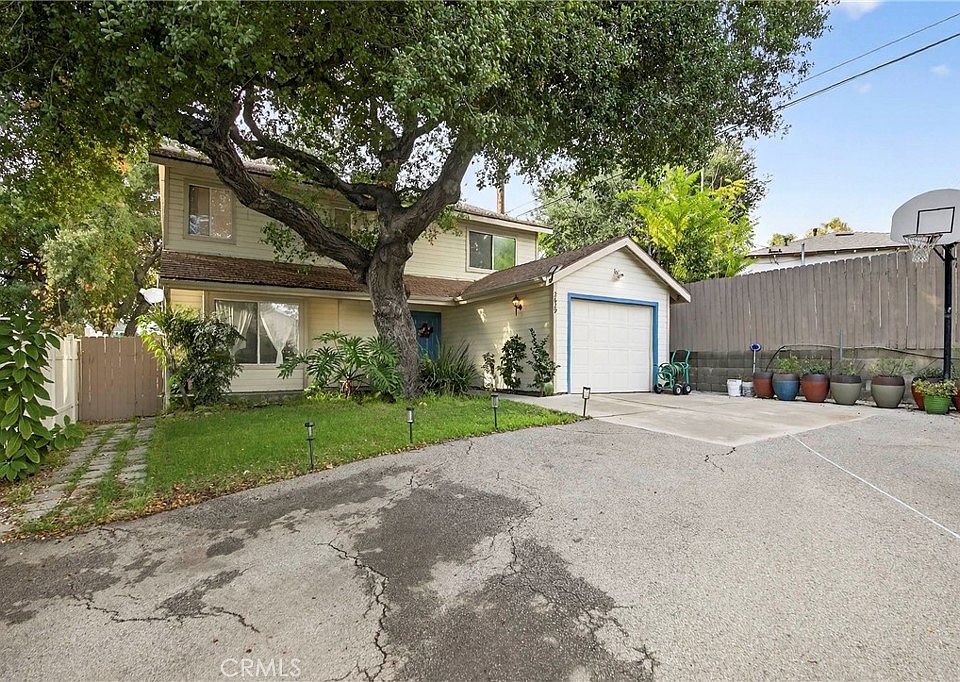1st image of 2629 Altura Ave
