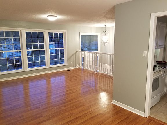 3rd image of 11713 Foxford Dr