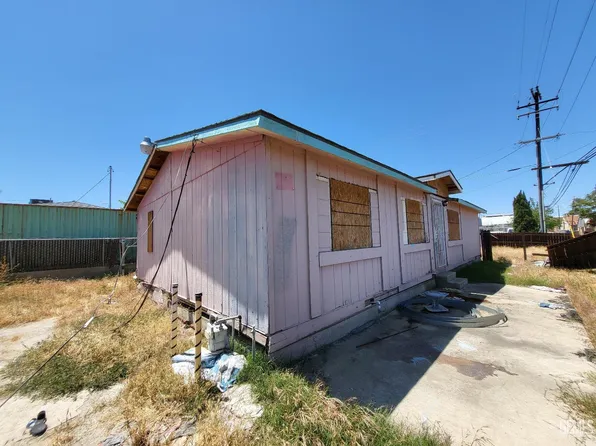 108 2nd St, Taft, CA 93268