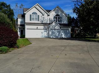 23110 Wainwright Ter, Olmsted Falls, OH 44138