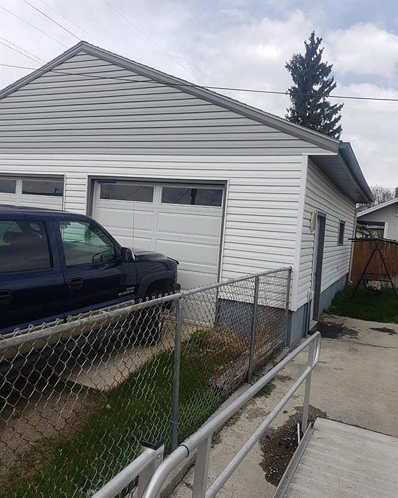 2nd image of 1951 Gaylord St