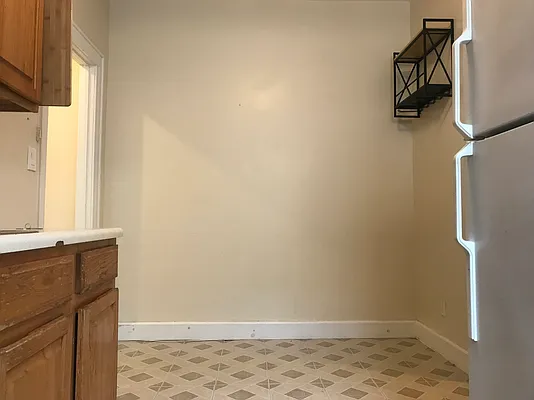 Rented by Metroline Realty | media 4