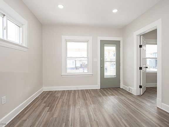 3rd image of 3436 W 91st St