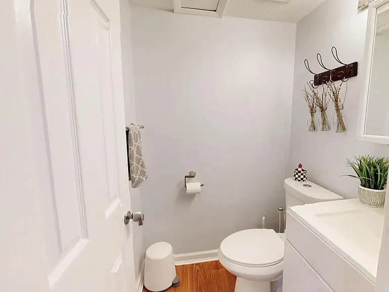 7509 Kingsgate Way — Photo 10