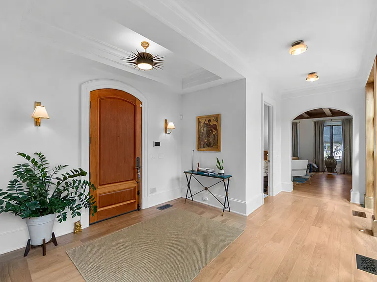 548 Sylvan Pl W — Photo 7