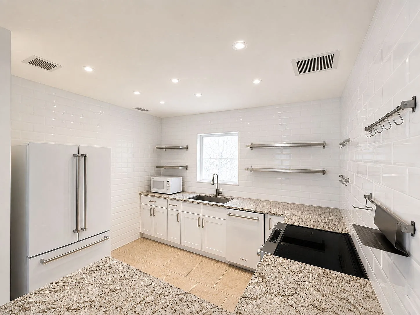 2 bed, 900 sqft, $2,200 — Photo 3