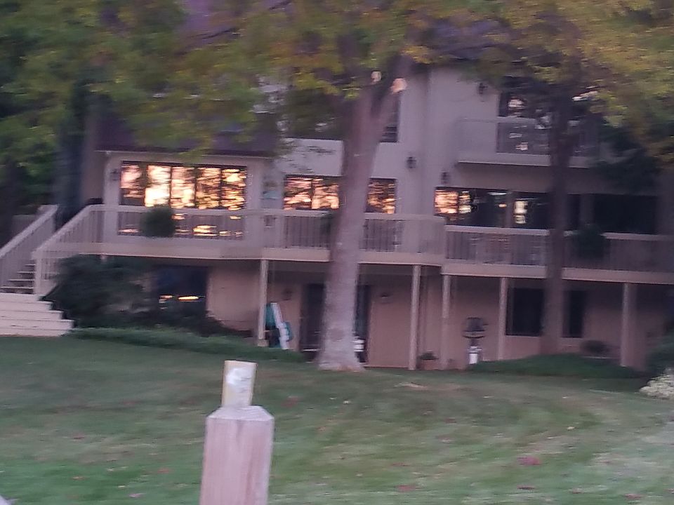 1st image of 810 Pine Bay Ave