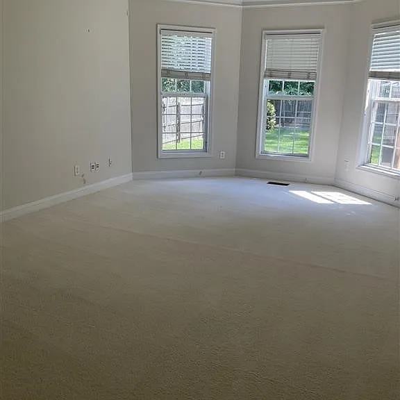 4200 Ferncreek Dr — Photo 11