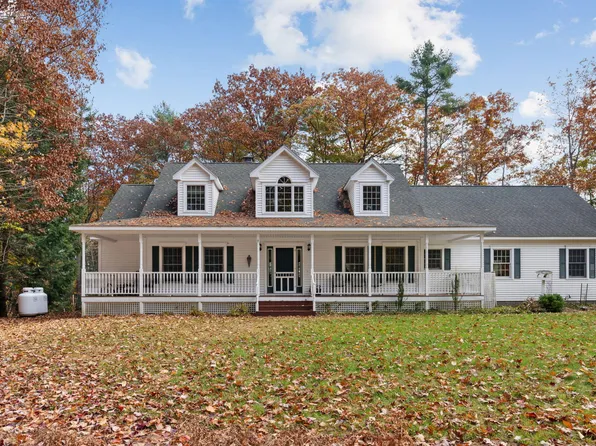 10 Fairway Drive, Naples, ME 04055