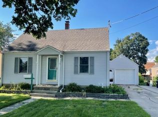 812 E 14th St, Sterling, IL 61081