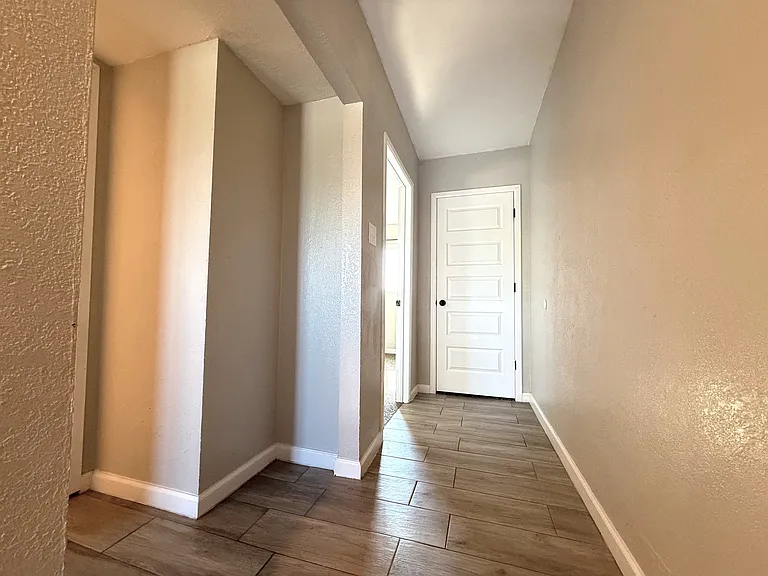 7441 Alameda Ave #1-10 — Photo 24