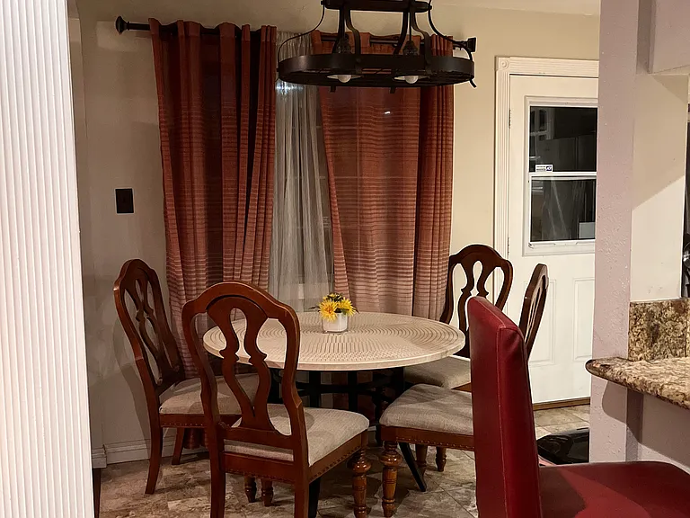 Calverton Dr — Photo 6
