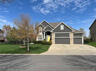 9613 McCormack Dr, Lenexa, KS 66227