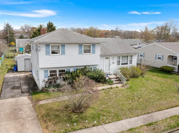 31 Gulph Mill Rd, Somers Point, NJ 08244