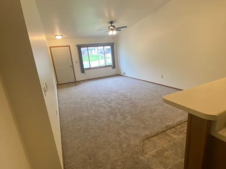 2804 Shady Grove Rd — Photo 5