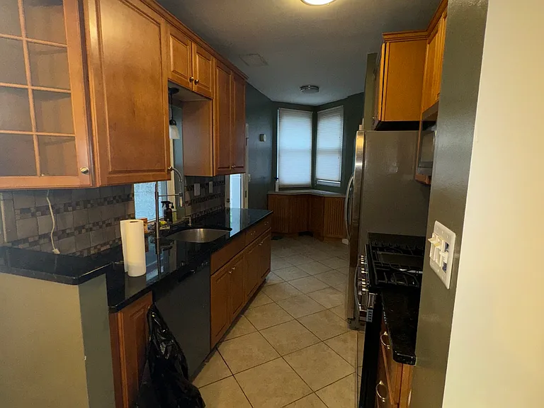 2127 E Fairmount Ave — Photo 27