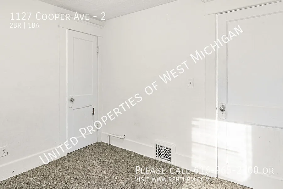 Available Now | Cozy 2 Bedroom, 1 Bathroom Upper-Level Apartment in Lansing | Laundry | Convenien... — Photo 3