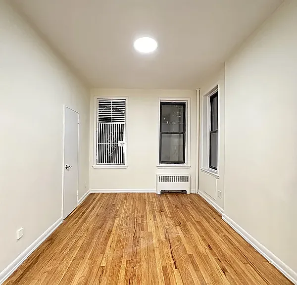 358 E 51st St #1A — Photo 5