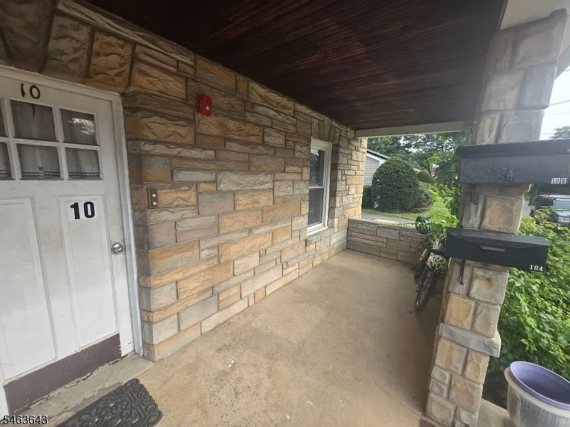 1 bed, 1.0 bath, 450 sqft, $1,800 — Photo 4