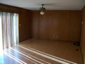 http://www.propertyboss.net/CustomerImages/SWEYER_71385/media/Properties/506%20Long%20Leaf%20Acres%20Drive/zsmall_506%20Logn%20Leaf%20Acres%20Dr%20023.jpg