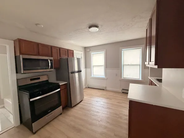31 Grape St APT 1, Providence, RI 02908