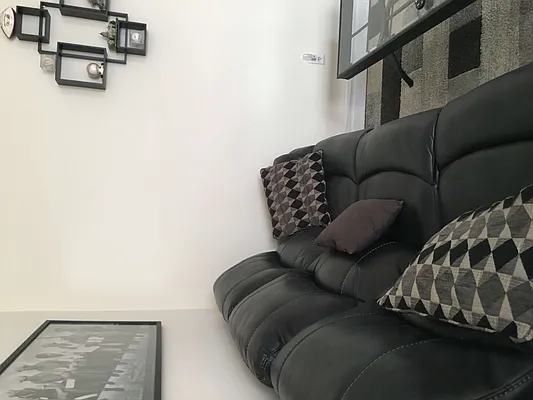 Rented by Metropolis International Realty Inc. | media 25