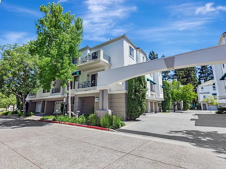 455 Navaro Way #201 — Photo 23