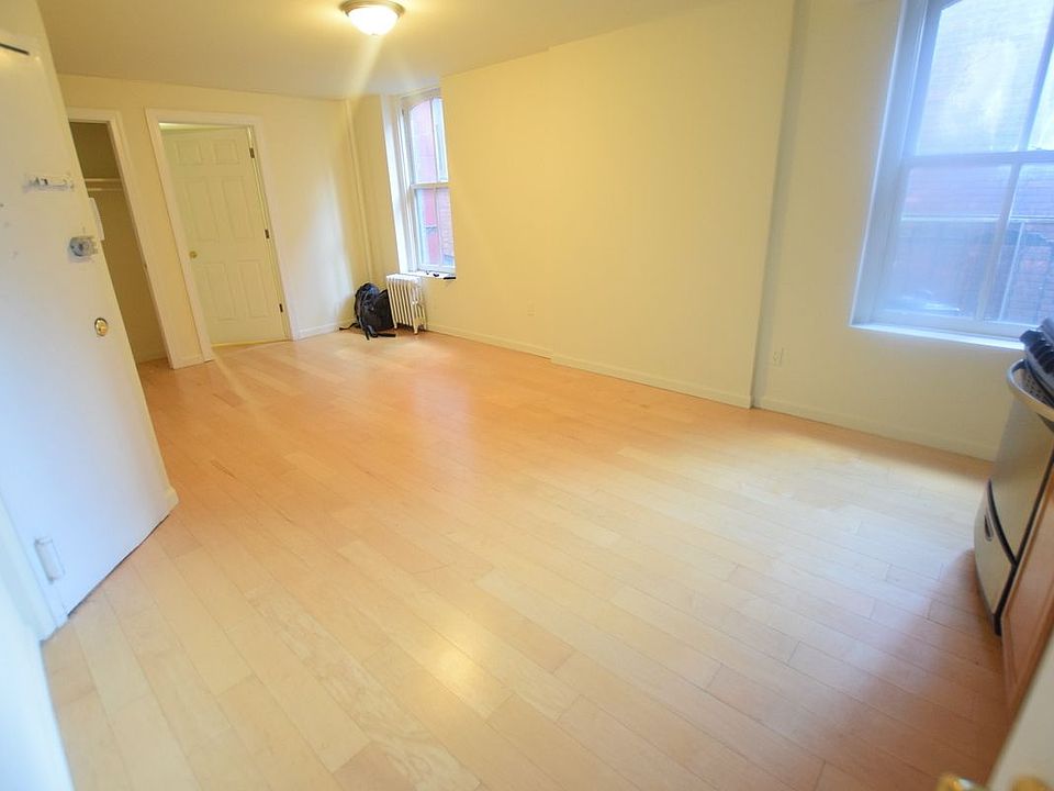 2nd image of 32 Joralemon St APT 110