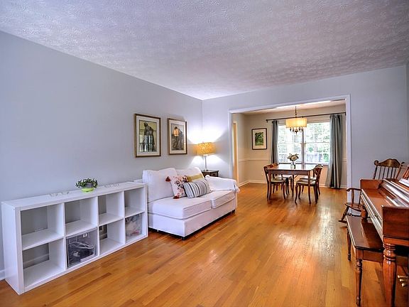 3rd image of 2656 Regency Dr W