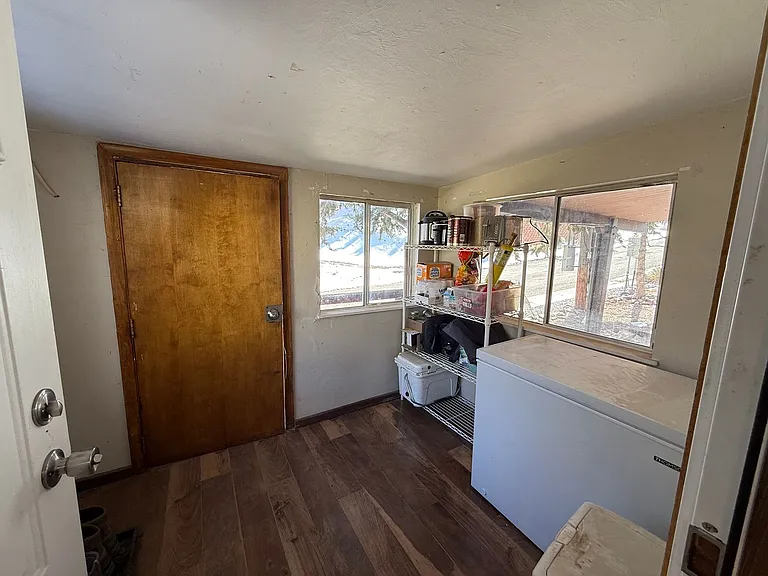 809 Newark St — Photo 5