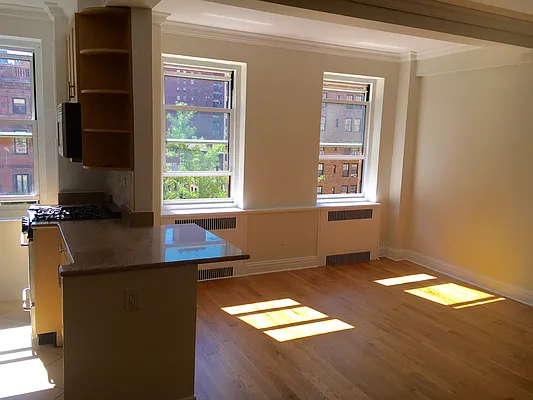 Rented by Stonehenge NYC LLC | media 19