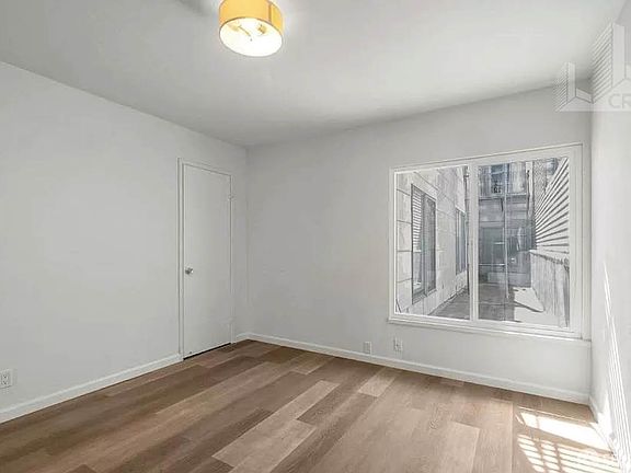 4th image of 284 12th Ave