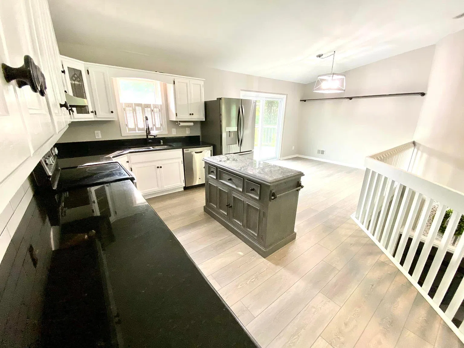 1217 Cliffwood Dr — Photo 4