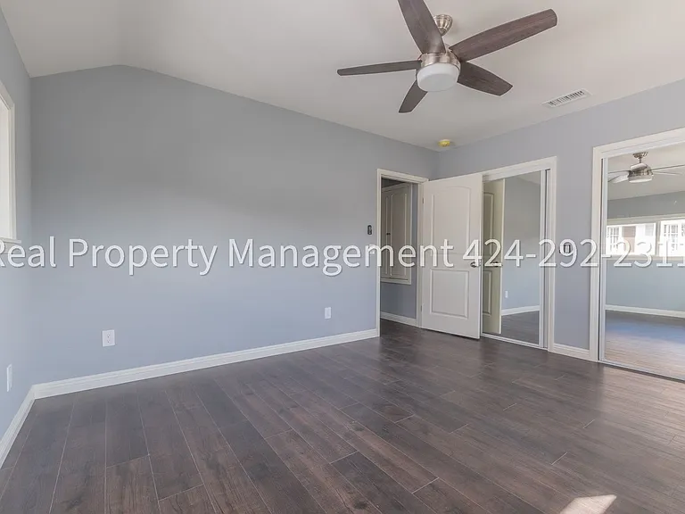 1352 E 23rd Street — Photo 37