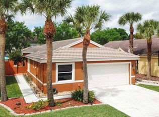7565 Savannah Ln, Lake Worth, FL 33463