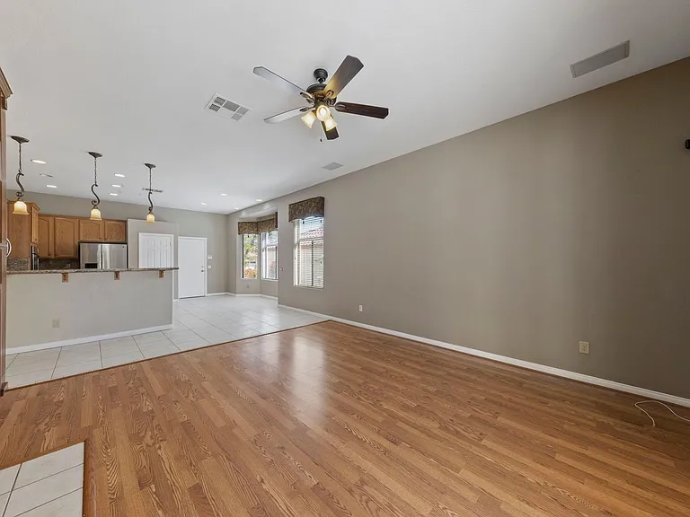 10221 Angel Peak Ct — Photo 16