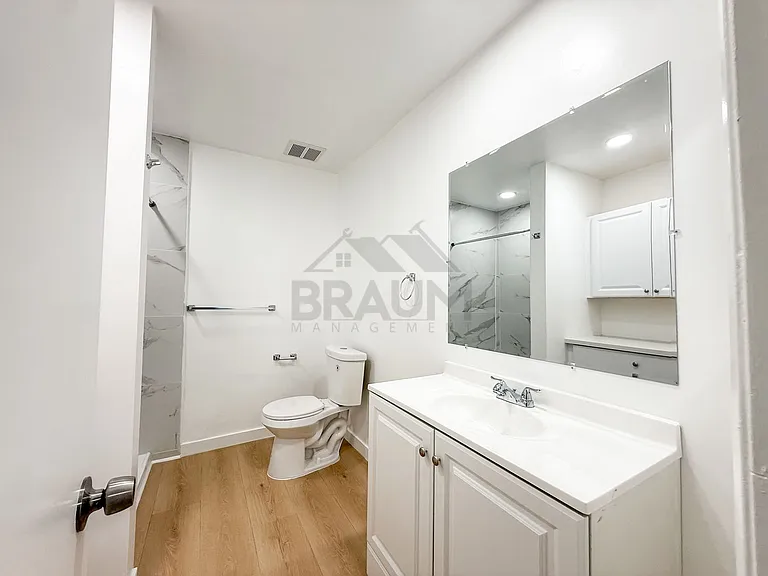6041 WHITSETT — Photo 22